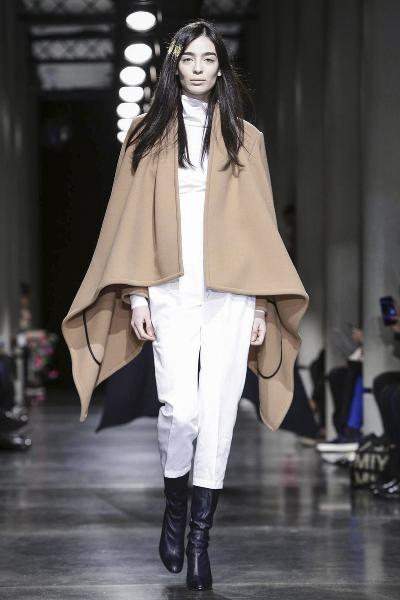 Lutz Huelle RTW Fall Winter 2015 Paris
